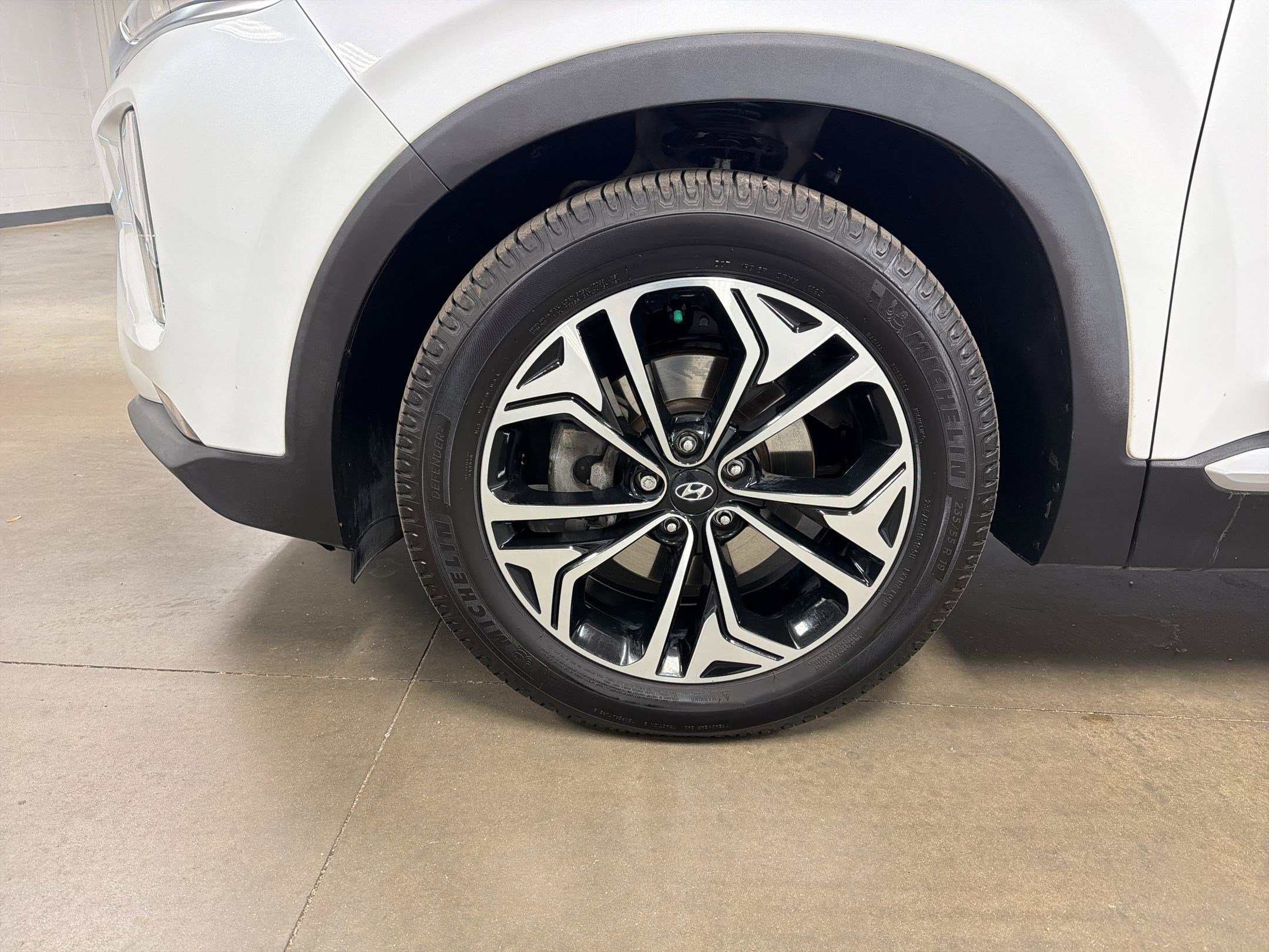 Used 2019 Hyundai Santa Fe Limited image 11
