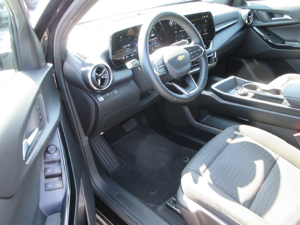 Certified 2026 Chevrolet Equinox LT AWD/4WD image 13