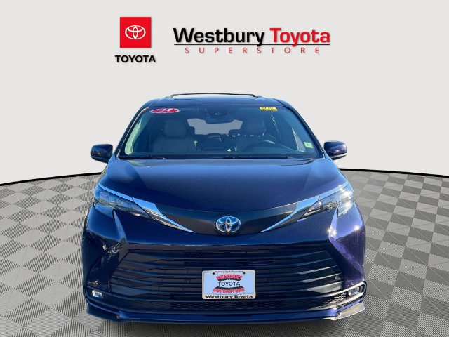 Certified 2025 Toyota Sienna XLE w/ XLE Plus Package FWD image 3