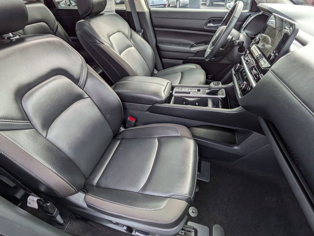 Used 2025 Nissan Pathfinder SL w/ SL Premium Package image 27