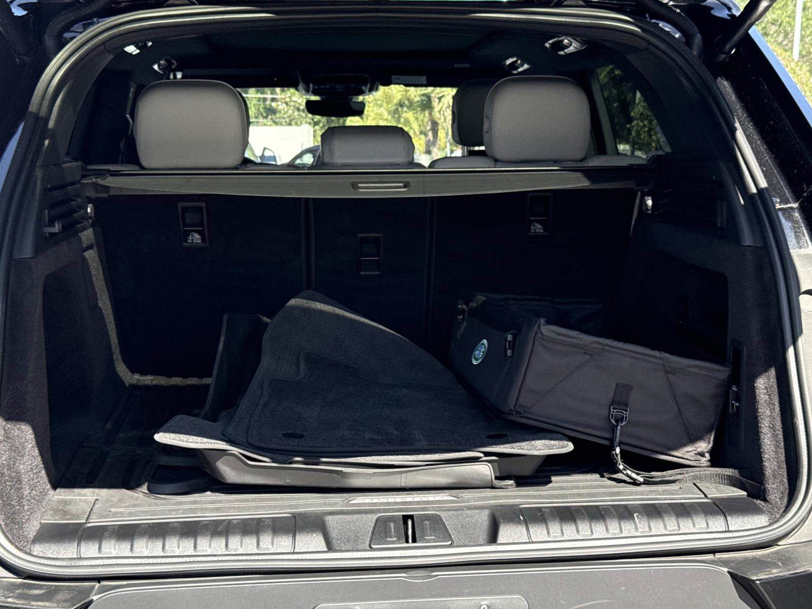 Used 2025 Land Rover Range Rover Sport S image 11