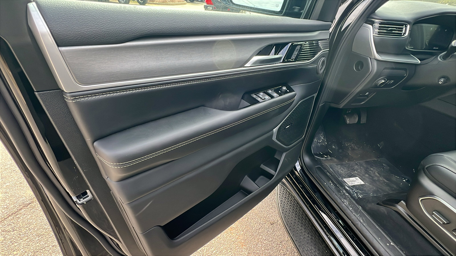 New 2026 Jeep Grand Wagoneer Limited image 14