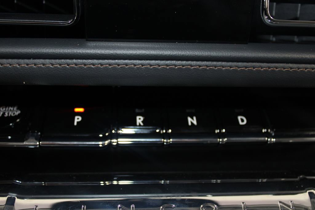 New 2025 Lincoln Aviator 2WD w/ Jet Appearance Package image 44