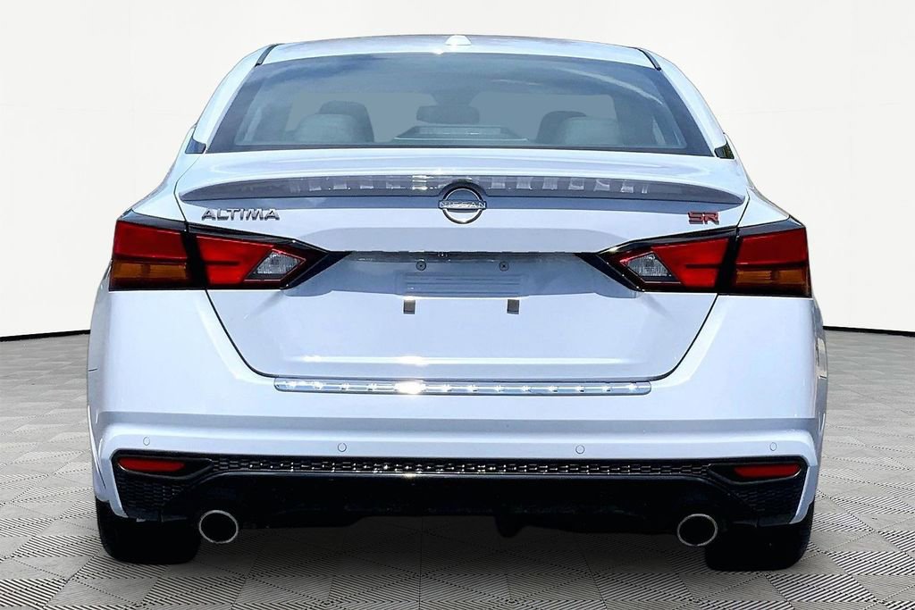 Used 2023 Nissan Altima 2.5 SR w/ SR Premium Package FWD image 6