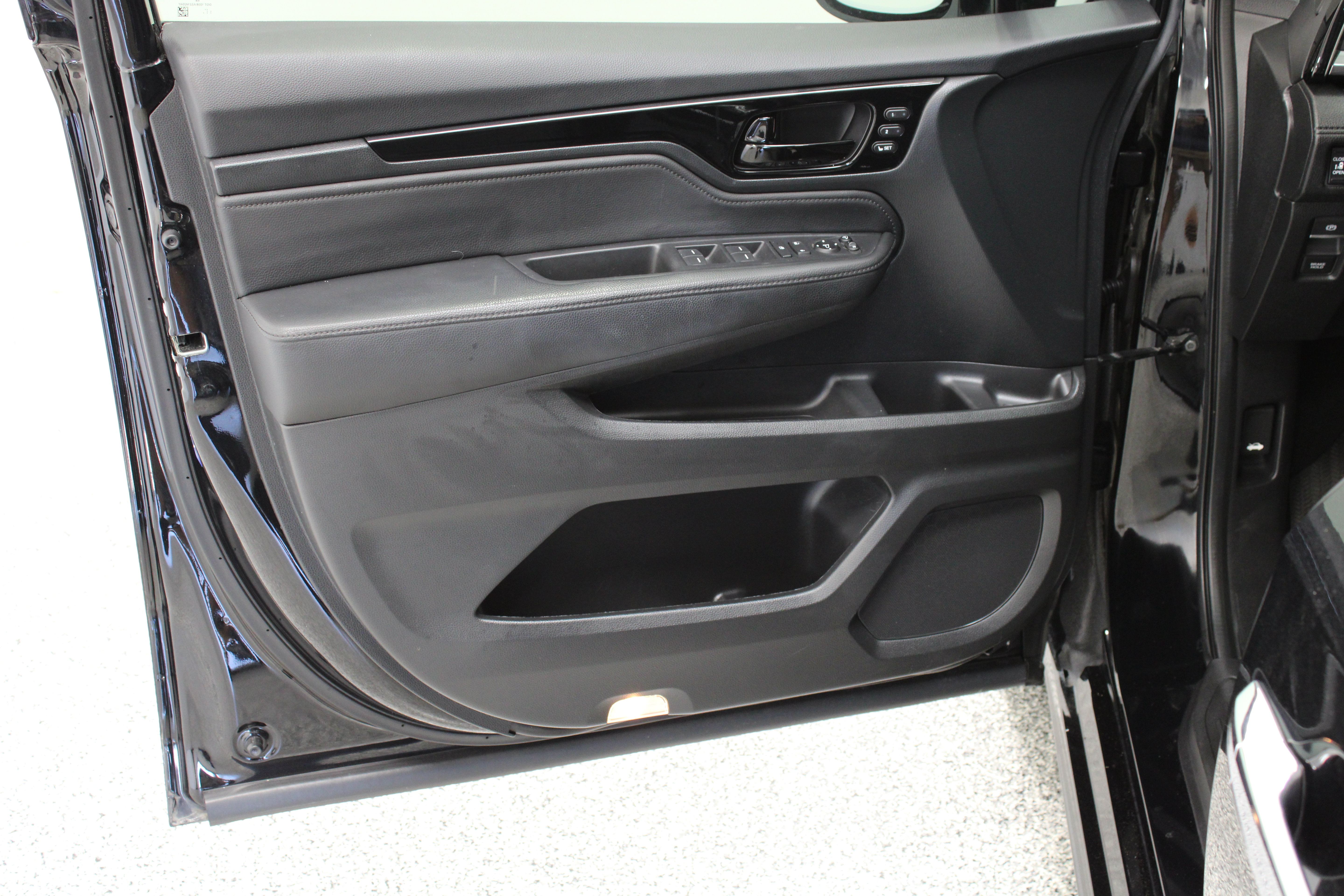 Used 2022 Honda Odyssey Elite image 12