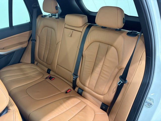 Used 2019 BMW X5 xDrive40i w/ Premium Package 2 AWD/4WD image 16