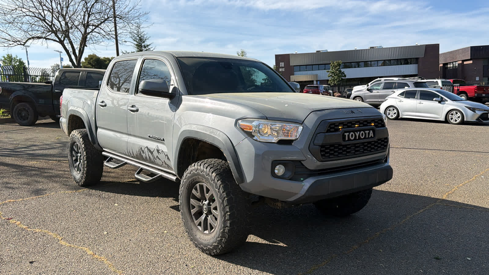 Used 2020 Toyota Tacoma SR5 image 3