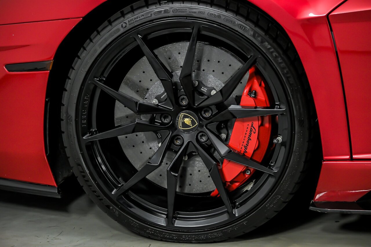 Used 2019 Lamborghini Aventador S AWD/4WD image 8