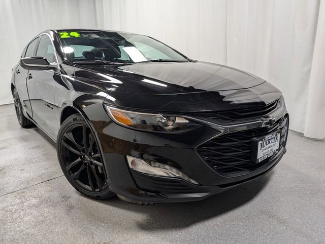 Used 2024 Chevrolet Malibu LT w/ Midnight Edition FWD image 2