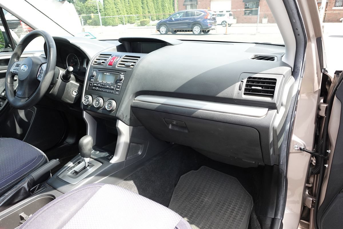 Used 2015 Subaru Forester 2.5i Premium w/ All-Weather Package AWD/4WD image 29