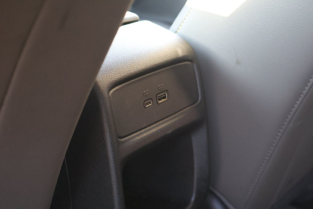 Used 2024 Chevrolet Trax ACTIV w/ Sunroof Package FWD image 34
