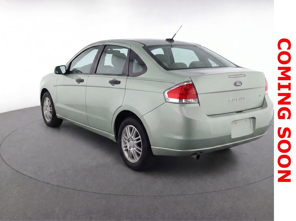 Used 2010 Ford Focus SE image 4