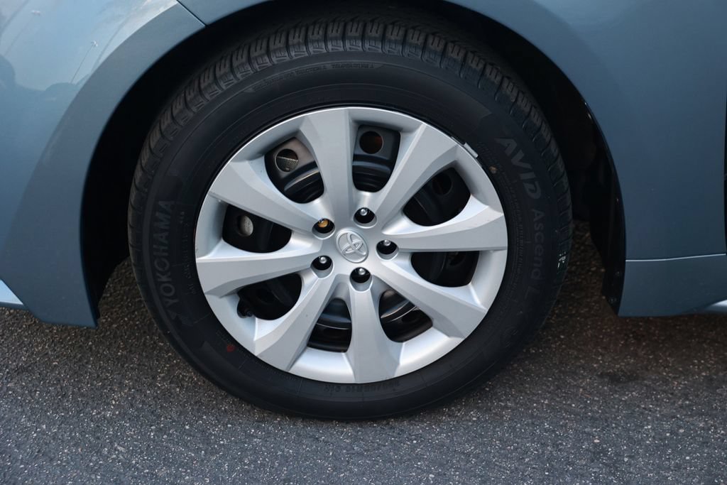 Used 2023 Toyota Corolla LE w/ Carpet Mat Package (TMS) FWD image 15