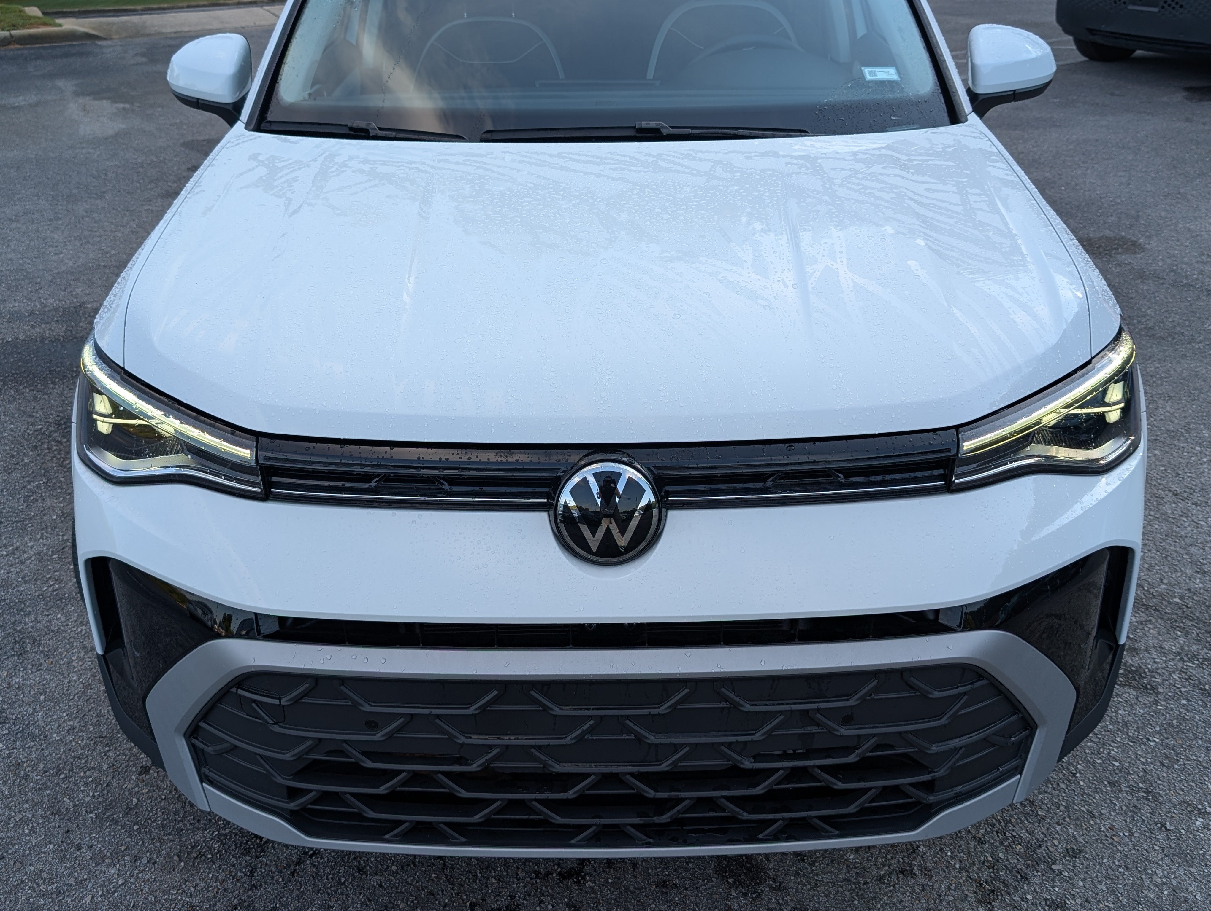 Used 2025 Volkswagen Taos SE AWD/4WD image 12