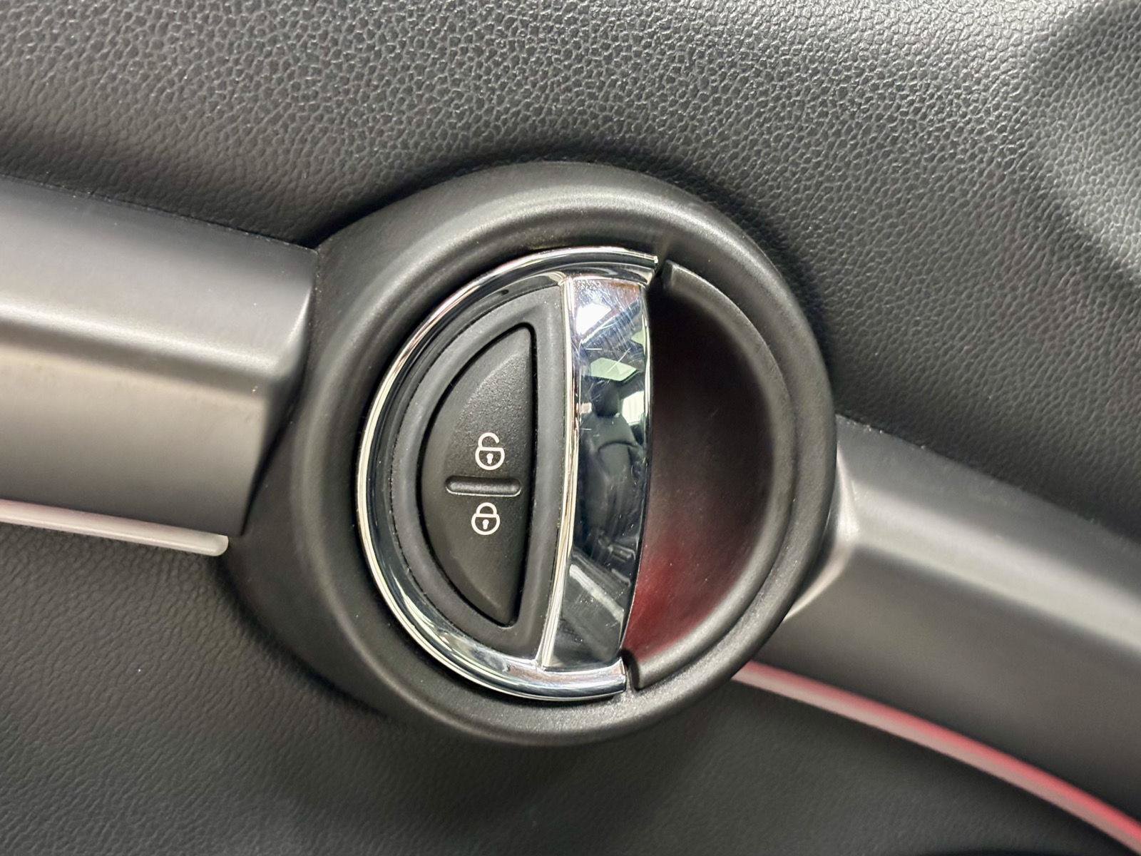 Used 2022 MINI Cooper S FWD image 15