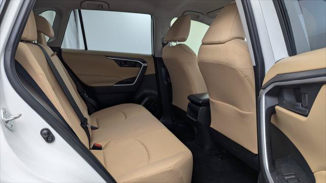 Used 2019 Toyota RAV4 LE FWD image 19