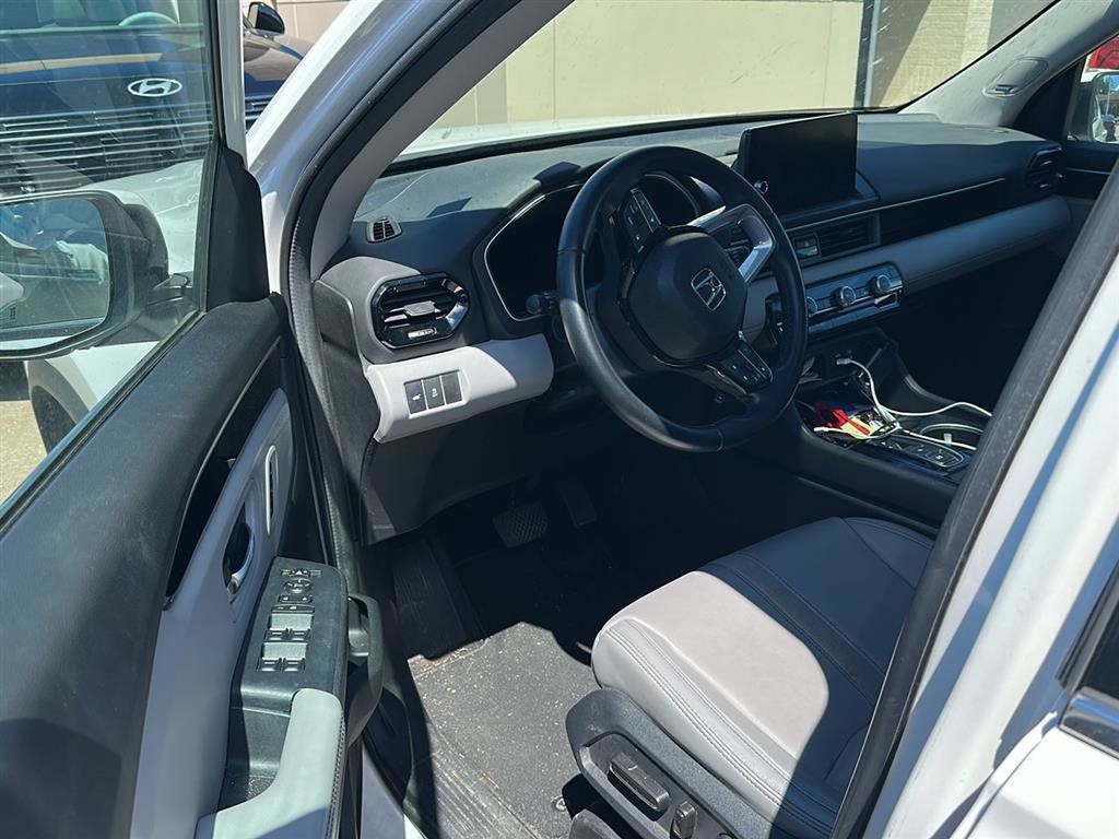 Used 2024 Honda Pilot Touring image 15