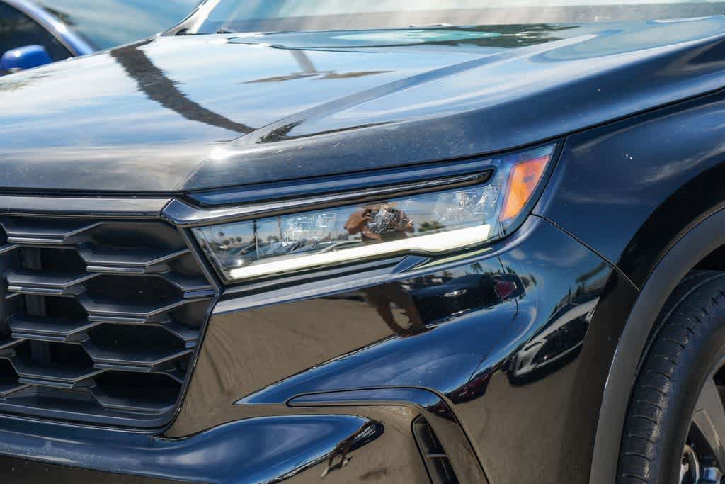 Used 2025 Honda Pilot Sport image 7