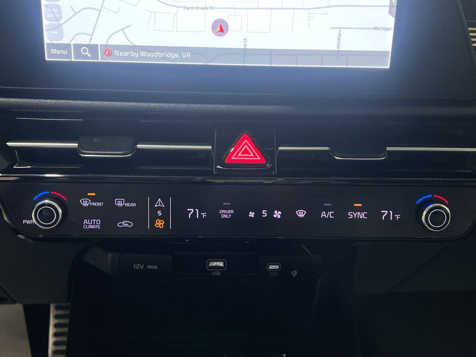 Used 2023 Kia Niro SX Touring image 20