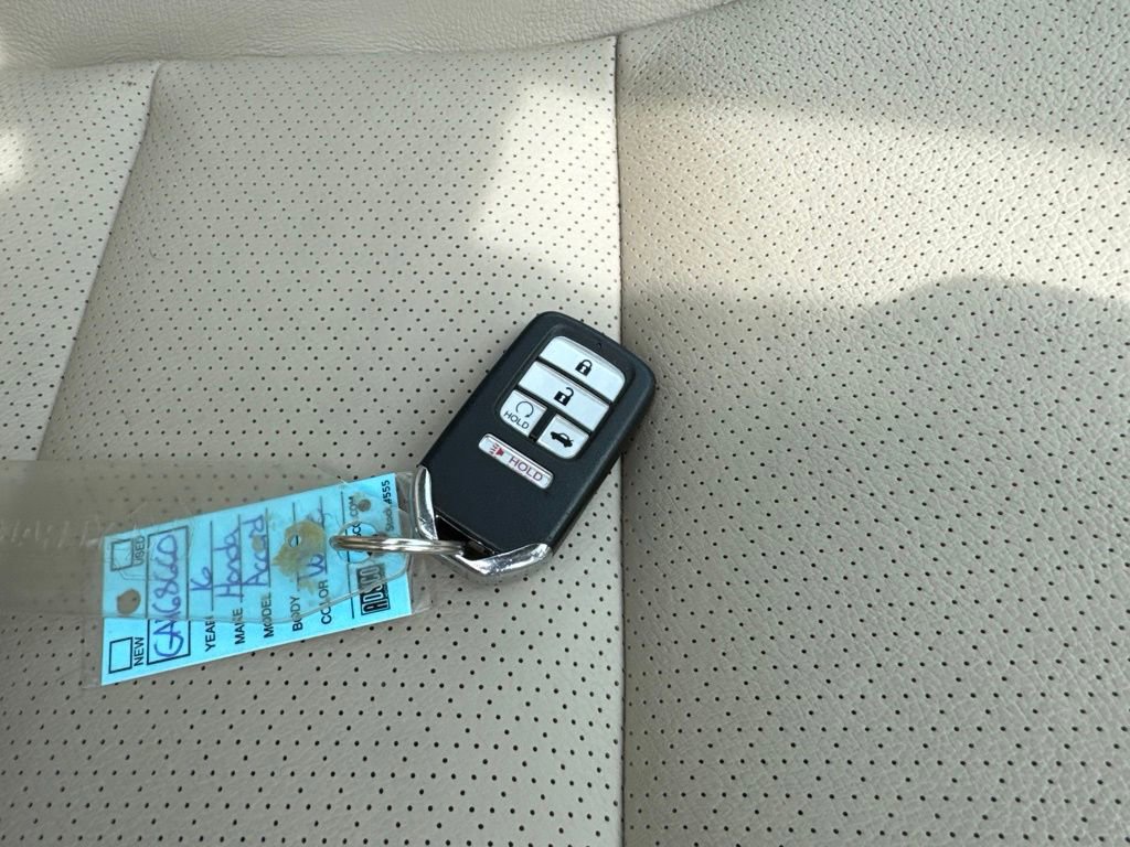 Used 2016 Honda Accord EX-L image 38