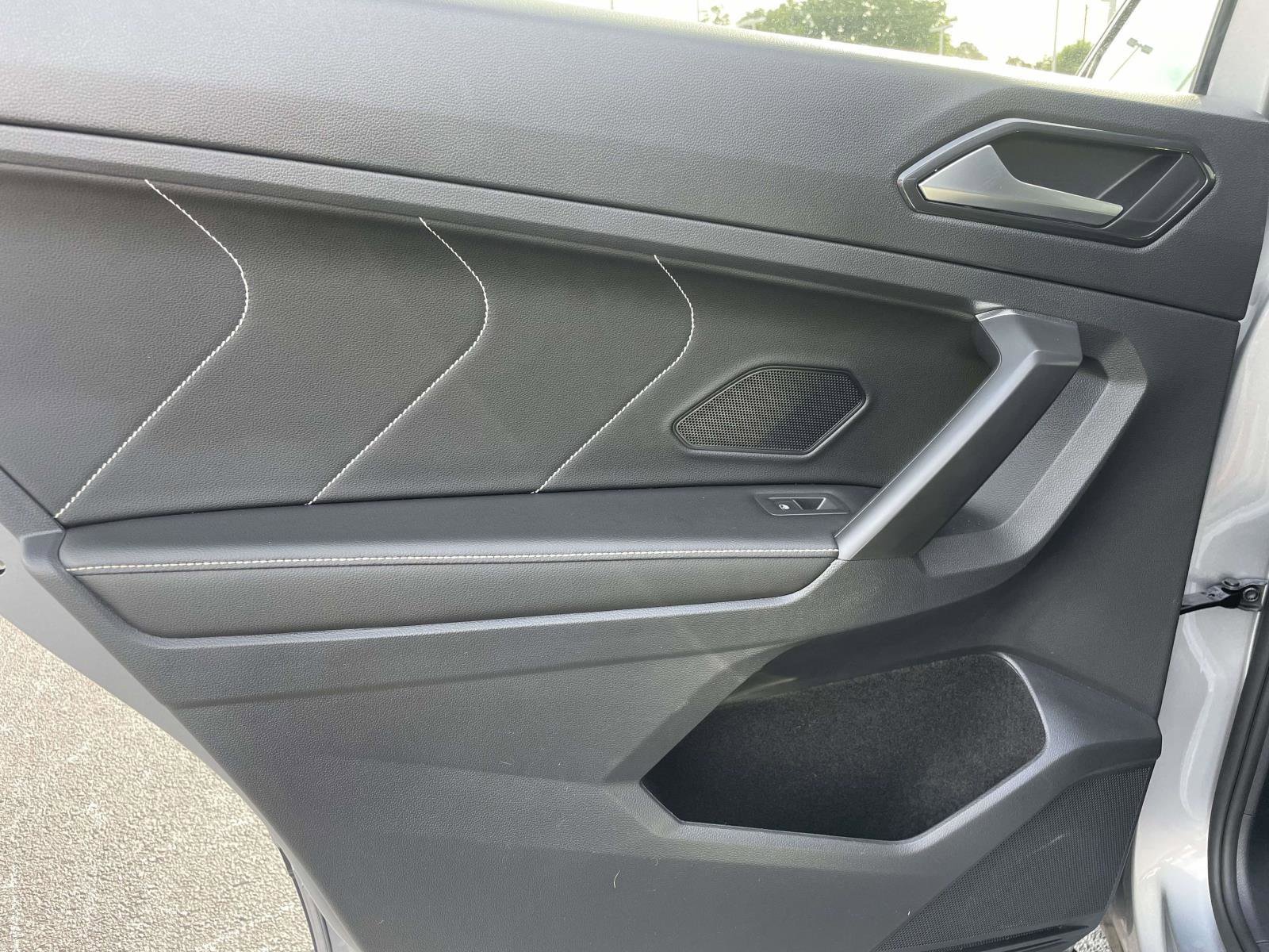 Certified 2023 Volkswagen Tiguan SE w/ Panoramic Sunroof Package FWD image 12