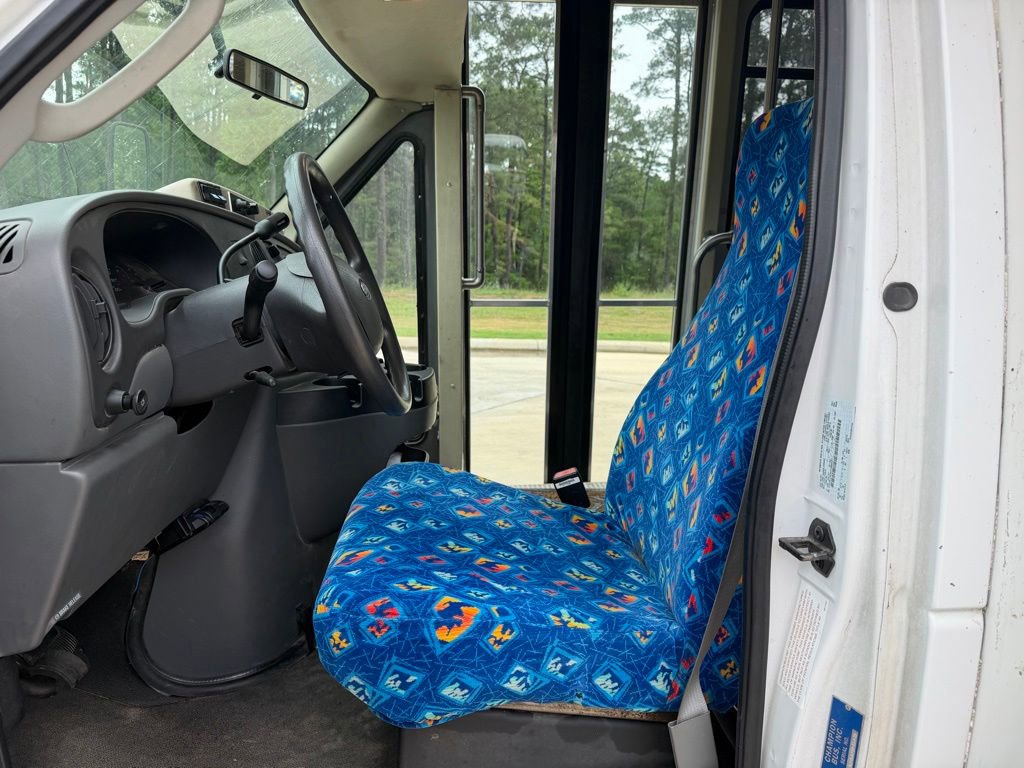Used 2006 Ford E-450 and Econoline 450 RWD image 9
