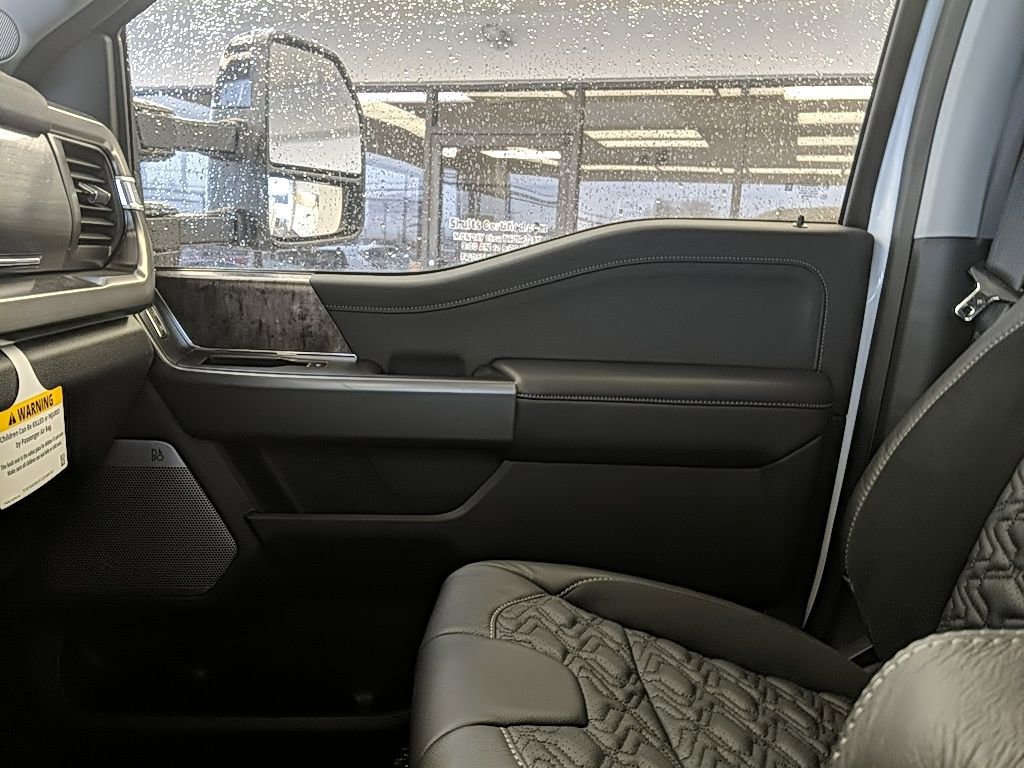 New 2026 Ford F250 Lariat w/ Black Appearance Package image 30