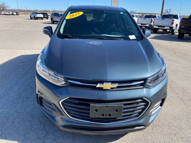 Used 2022 Chevrolet Trax LS w/ Tint and Cruise Package image 9