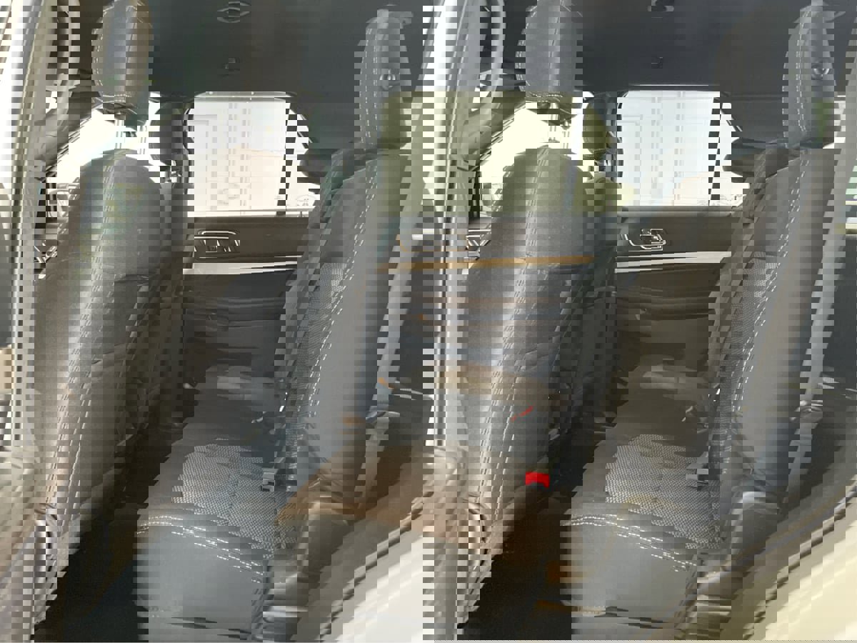 Used 2017 Ford Explorer XLT AWD/4WD image 10