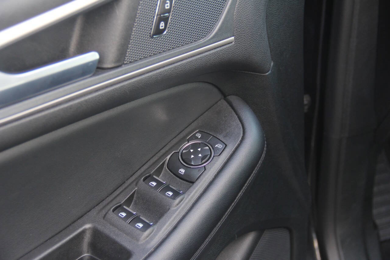 Certified 2023 Ford Edge SEL image 25