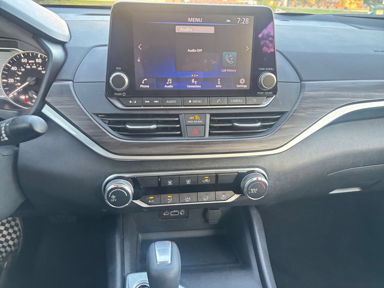 Used 2025 Nissan Altima 2.5 SV FWD image 16