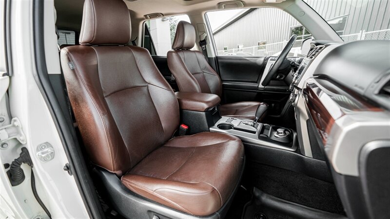 Used 2020 Toyota 4Runner Limited AWD/4WD image 17