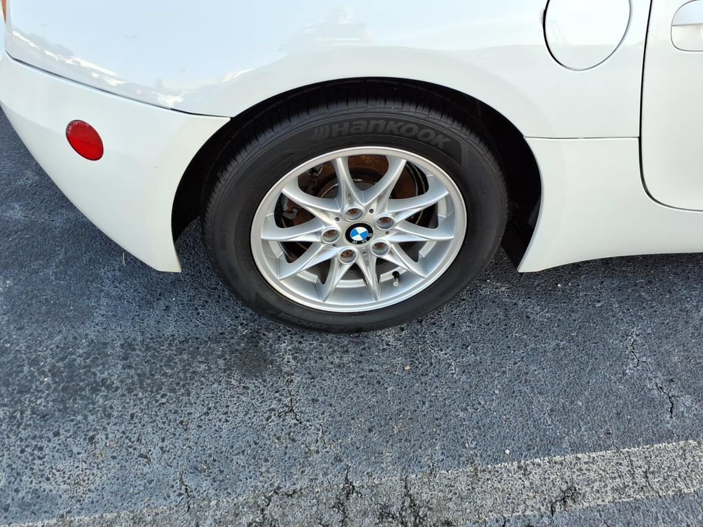 Used 2004 BMW Z4 2.5i RWD image 5