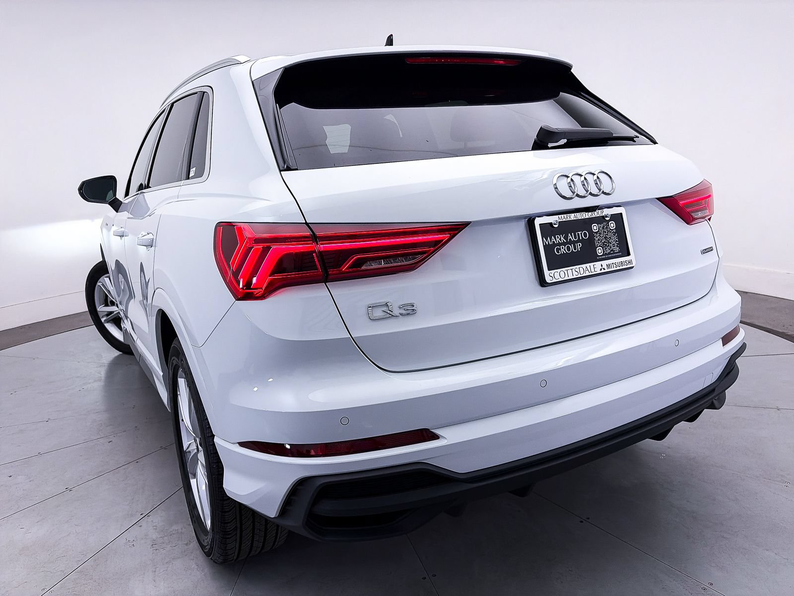 Used 2023 Audi Q3 2.0T Premium w/ Convenience Package AWD/4WD image 4
