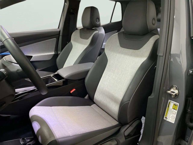 Used 2025 Volkswagen ID.4 Pro RWD image 27