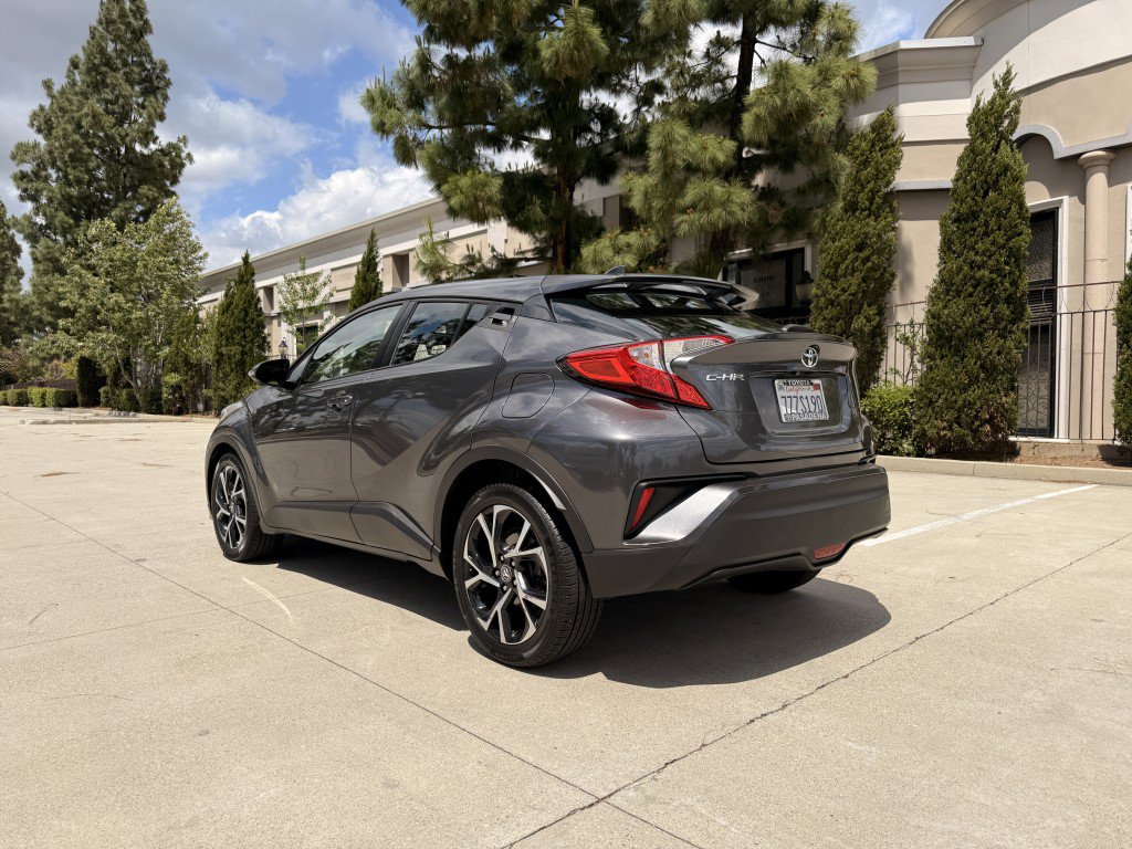 Used 2018 Toyota C-HR XLE FWD image 6