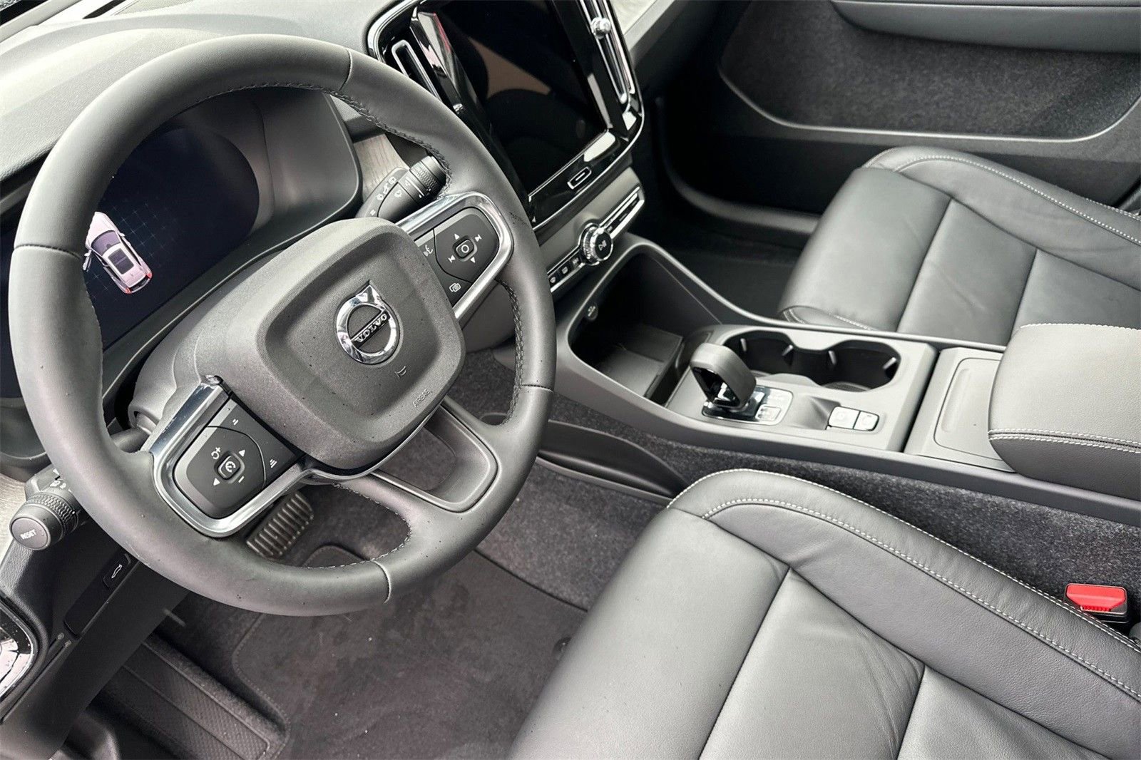 Certified 2025 Volvo XC40 B5 Core w/ Protection Package Premier image 11