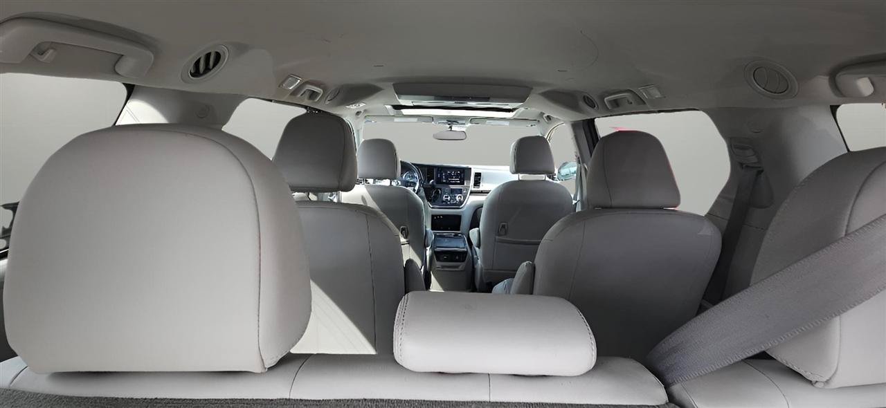 Used 2017 Toyota Sienna XLE Premium w/ Outdoor Package AWD/4WD image 30