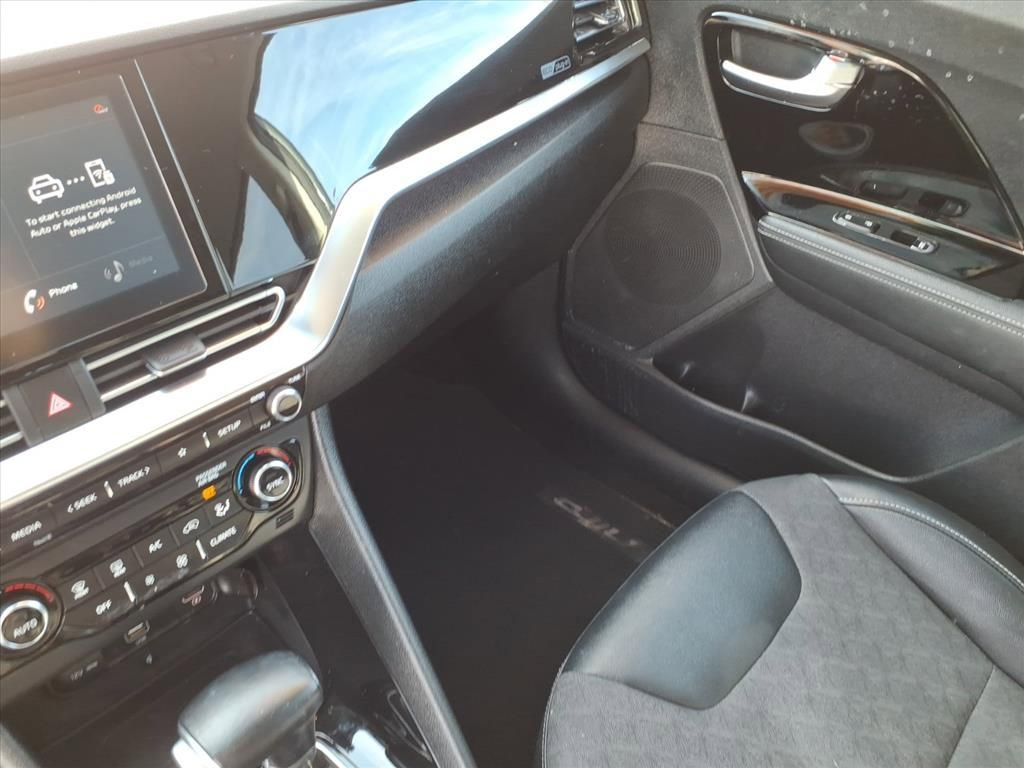 Used 2022 Kia Niro EX image 25