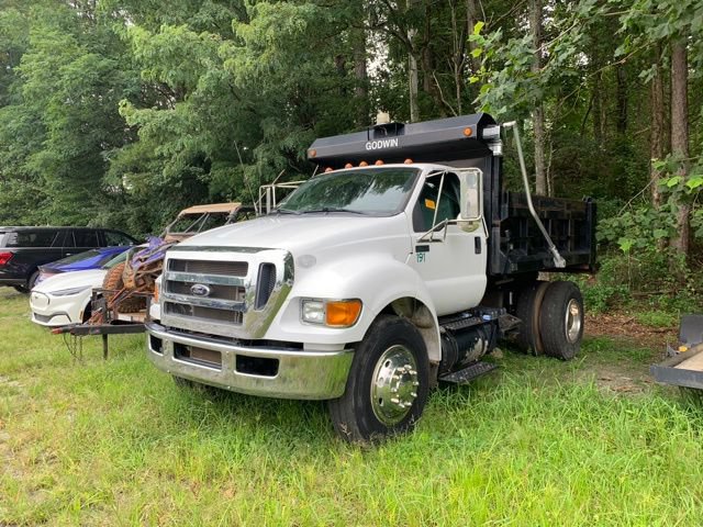 Used 2015 Ford F750 2WD Regular Cab Super Duty image 4