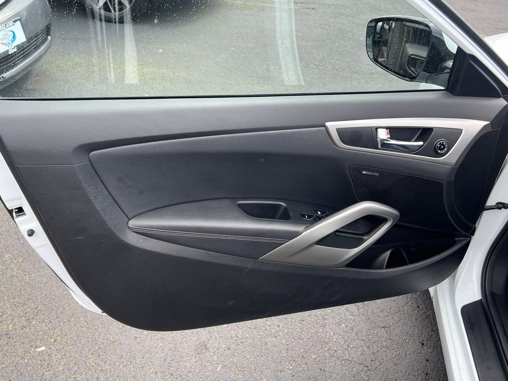 Used 2015 Hyundai Veloster Base w/ Option Group 03 image 10