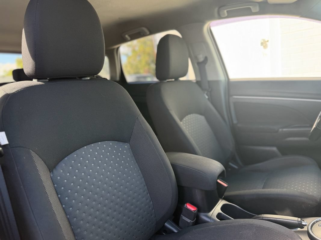 Used 2011 Mitsubishi Outlander Sport SE AWD/4WD image 8