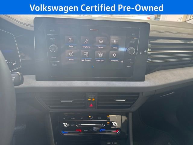 Certified 2025 Volkswagen Jetta SE w/ Sunroof Package image 21