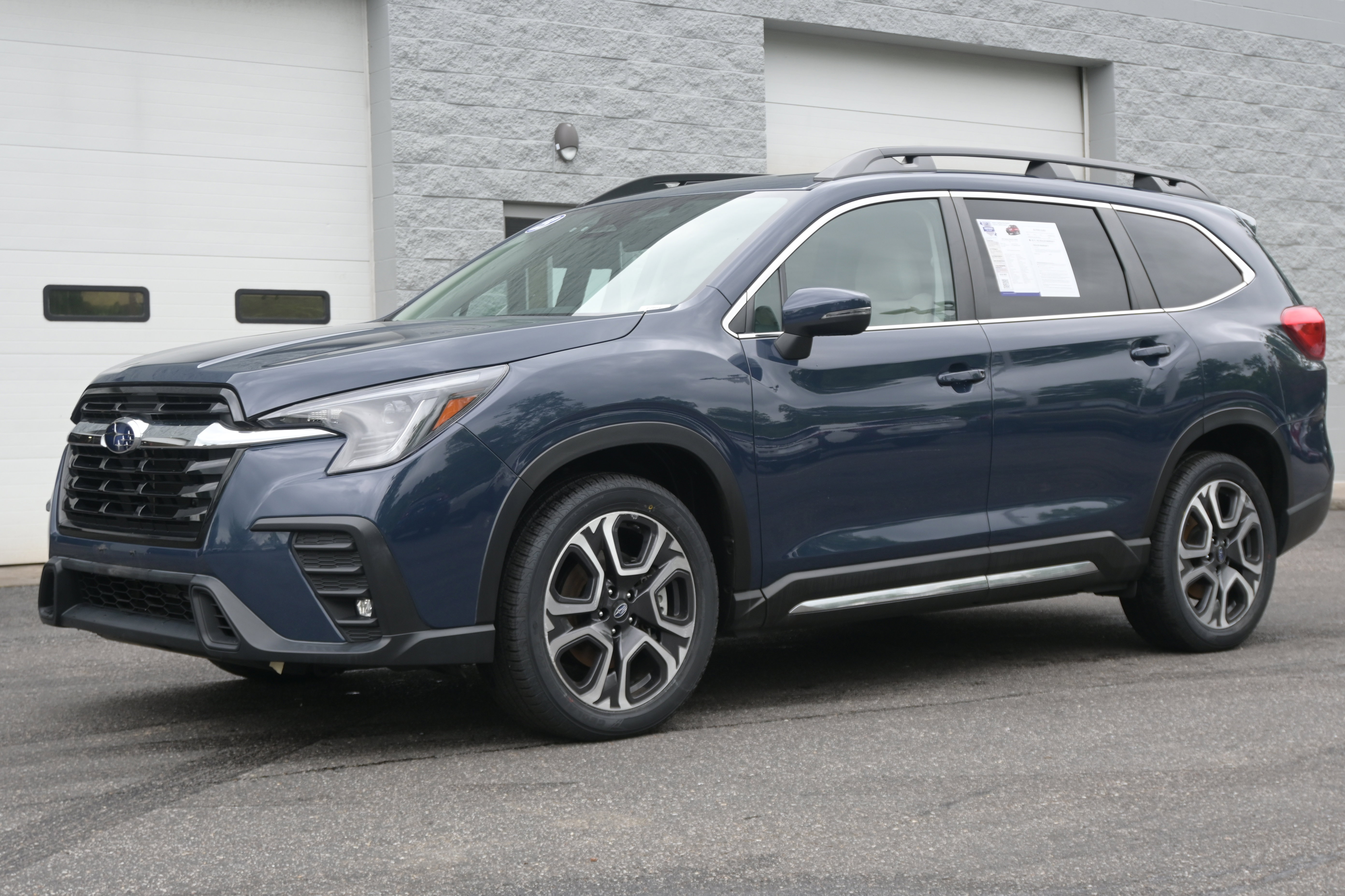 Certified 2023 Subaru Ascent Limited AWD/4WD image 5