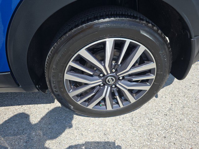 Used 2021 Nissan Kicks SR w/ SR Premium Package image 11