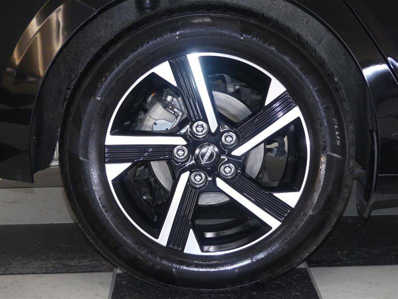 Used 2025 Nissan Sentra SV FWD image 32