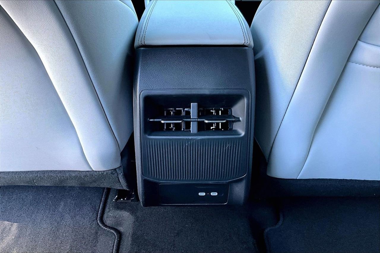 New 2026 Jeep Cherokee Limited image 16