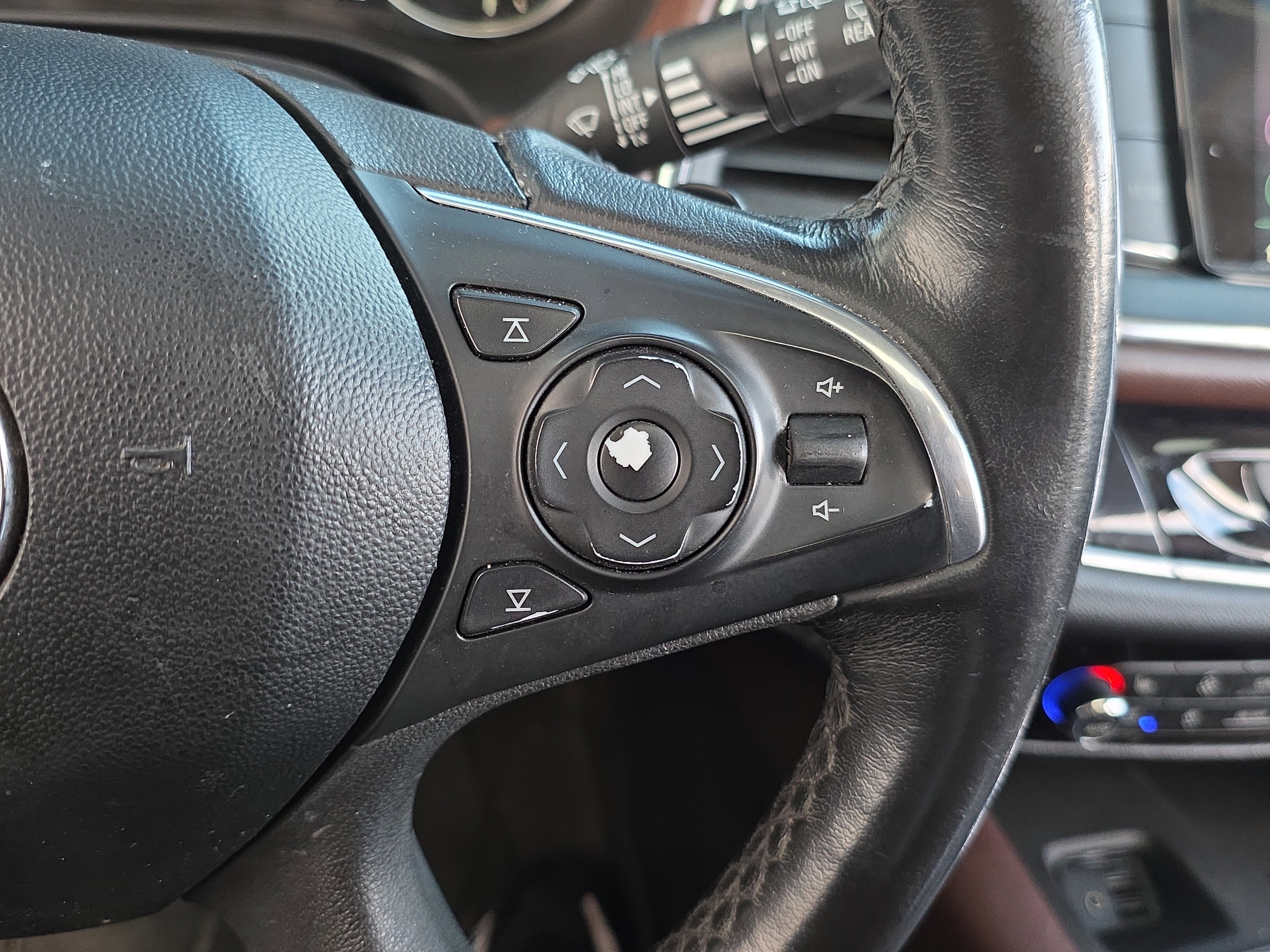 Used 2021 Buick Enclave Avenir w/ Avenir Technology Package image 15