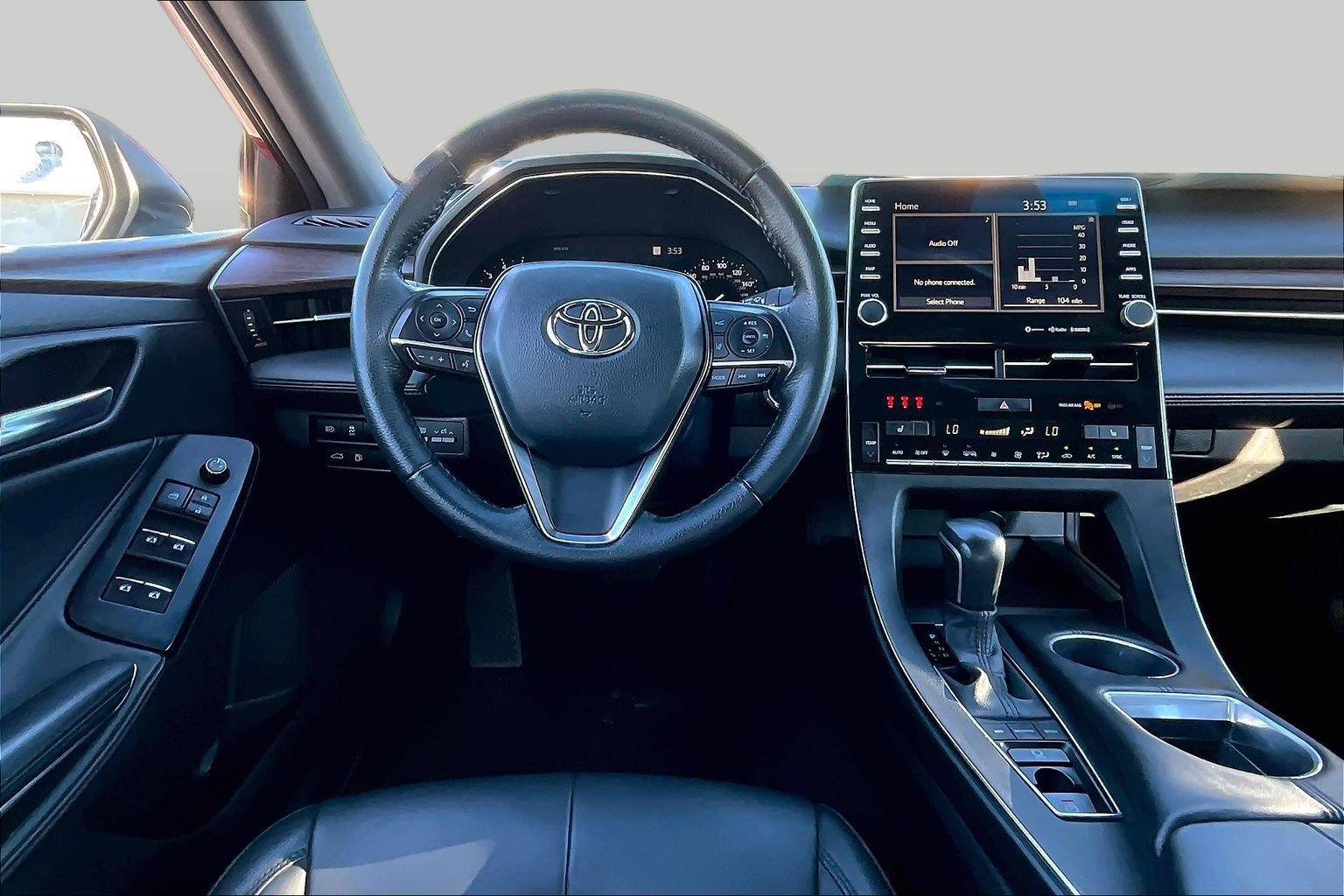 Used 2022 Toyota Avalon XLE FWD image 5