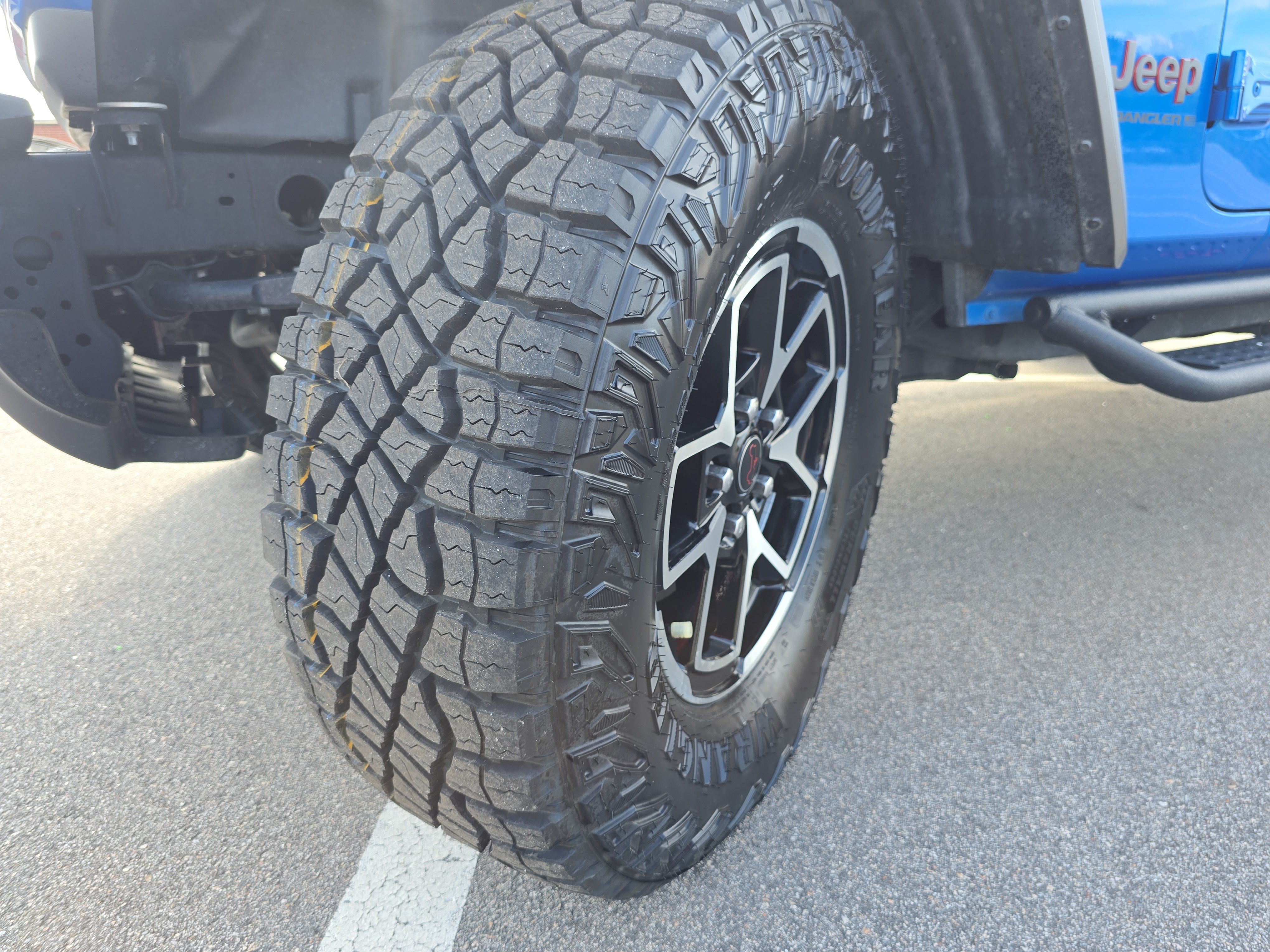Used 2024 Jeep Wrangler Unlimited Rubicon w/ Convenience Group AWD/4WD image 30